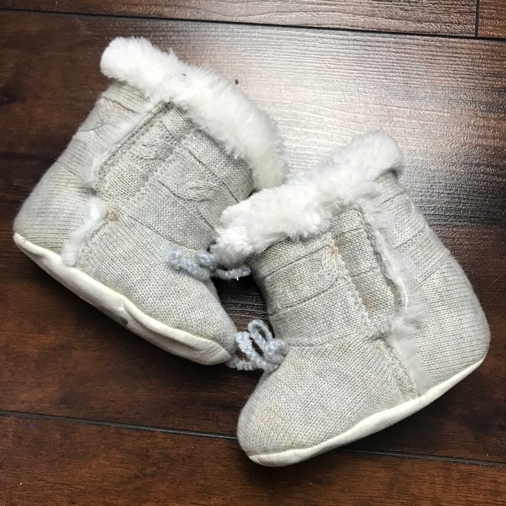 Baby Girl winter boot moccasin bundle - Picture 2 of 5